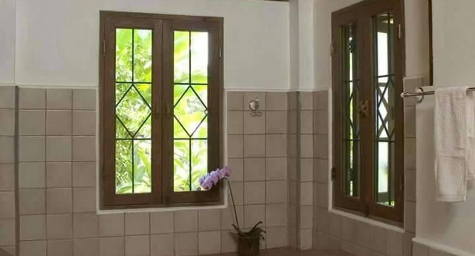 For sale 3 bedrooms house in Saraphi, Chiang Mai