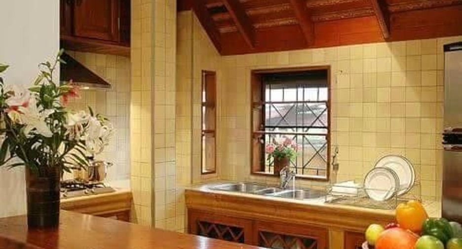 For sale 3 bedrooms house in Saraphi, Chiang Mai