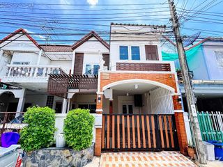 出售 5 卧室 联排别墅 在 Lat Phrao, 曼谷
