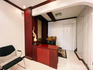 For sale 5 bedrooms townhouse in Lat Phrao, Bangkok