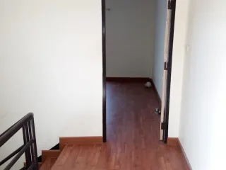 Casa adosada en alquiler de 3 habitaciones en Mueang Chiang Mai, Chiang Mai