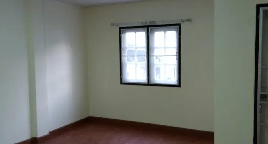 For rent 3 bedrooms townhouse in Mueang Chiang Mai, Chiang Mai
