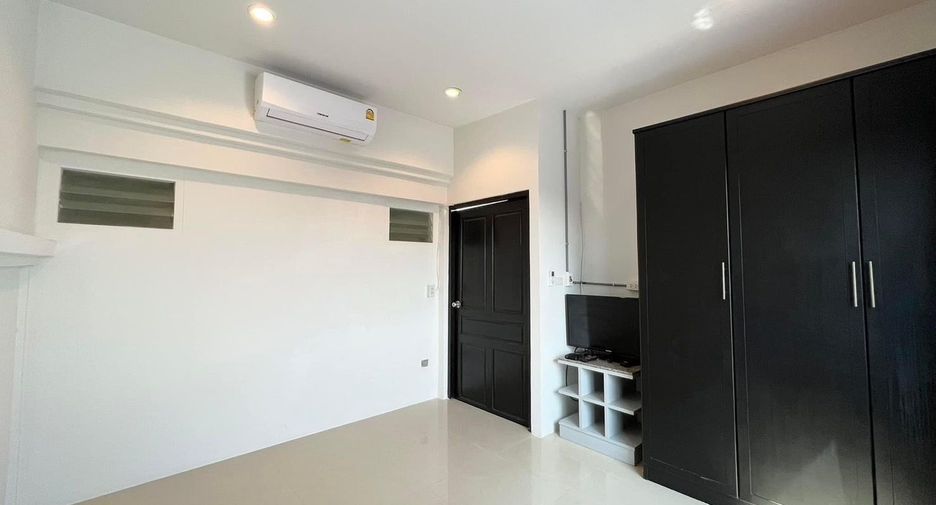 For rent 3 bedrooms townhouse in Hua Hin, Prachuap Khiri Khan