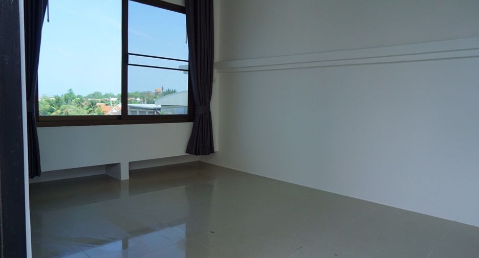 For rent 3 bedrooms townhouse in Hua Hin, Prachuap Khiri Khan