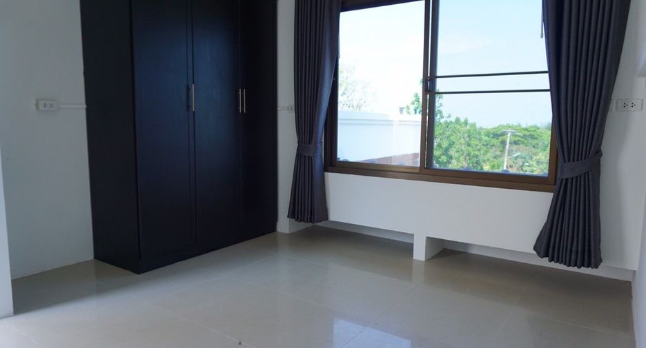 For rent 3 bedrooms townhouse in Hua Hin, Prachuap Khiri Khan