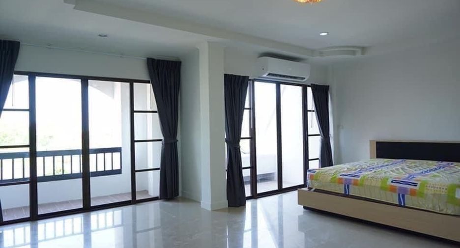 For rent 3 bedrooms townhouse in Hua Hin, Prachuap Khiri Khan