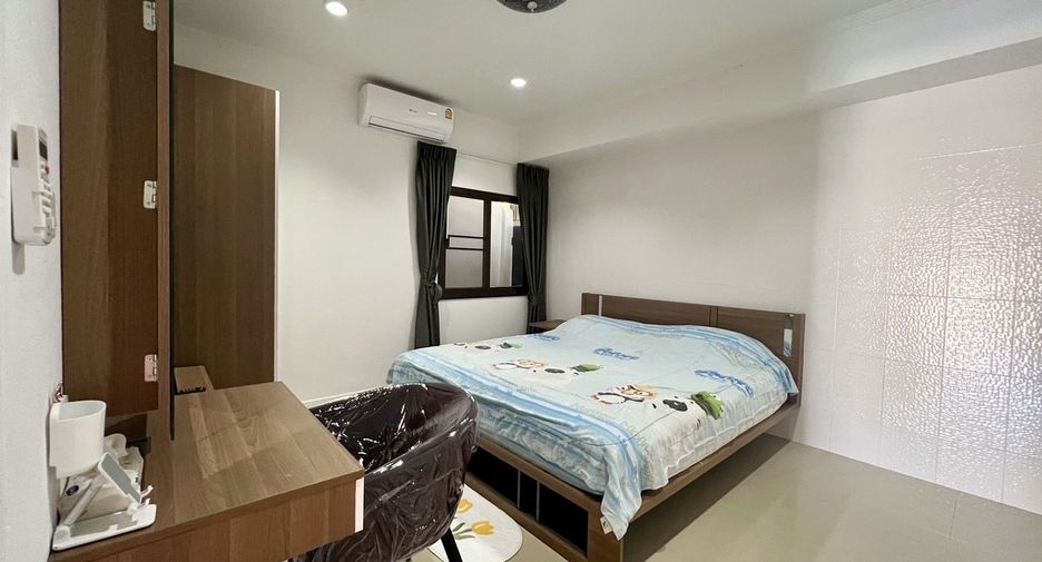 For rent 3 bedrooms townhouse in Hua Hin, Prachuap Khiri Khan