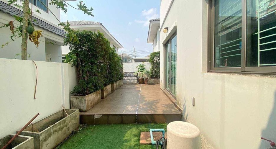 For sale 3 bedrooms house in Si Racha, Chonburi
