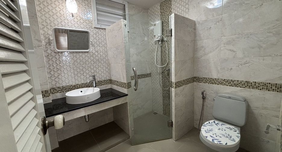 For rent 6 bedrooms house in Hang Dong, Chiang Mai