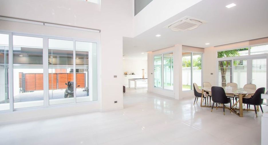 For sale 5 bedrooms house in Mueang Chiang Mai, Chiang Mai
