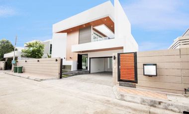 For sale 5 bedrooms house in Mueang Chiang Mai, Chiang Mai