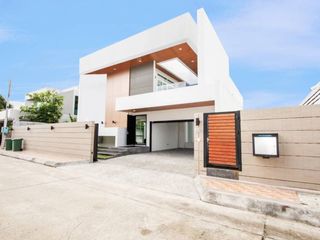 出售 5 卧室 独立屋 在 Mueang Chiang Mai, Chiang Mai