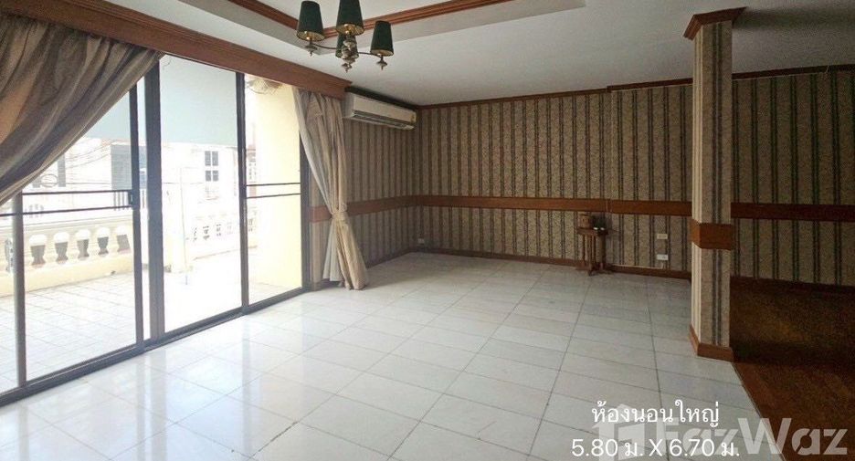 Casa en venta de 4 habitaciones en Yan Nawa, Bangkok