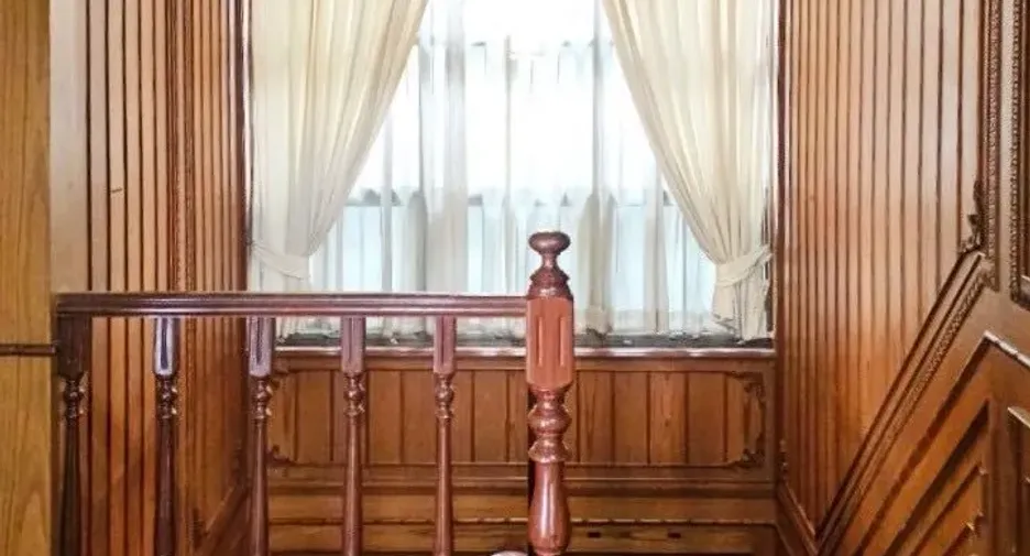 For sale 4 bedrooms house in Yan Nawa, Bangkok