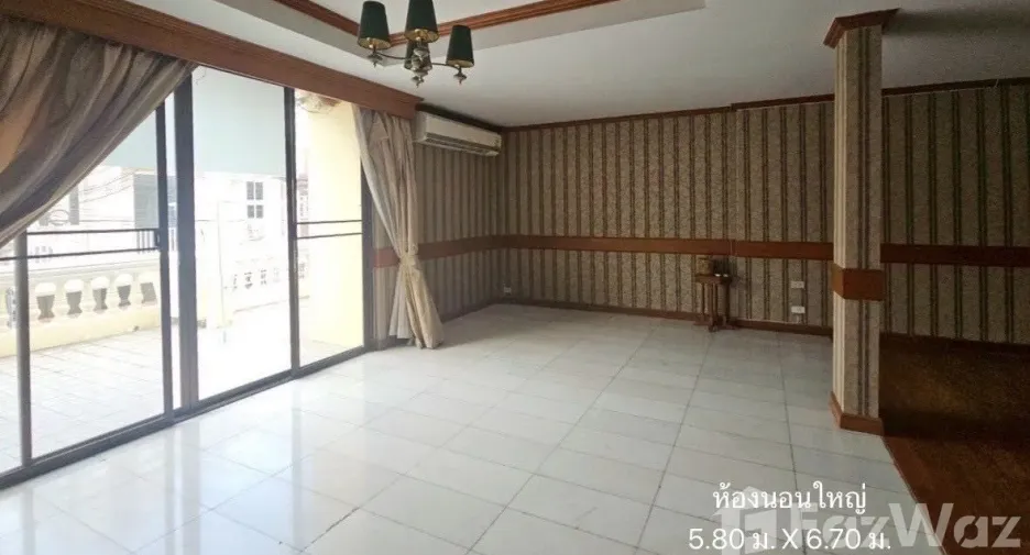 For sale 4 bedrooms house in Yan Nawa, Bangkok