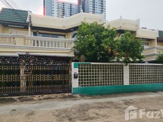 Casa en venta de 4 habitaciones en Yan Nawa, Bangkok