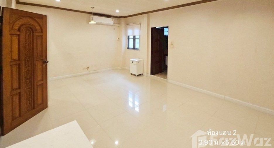 Casa en venta de 4 habitaciones en Yan Nawa, Bangkok