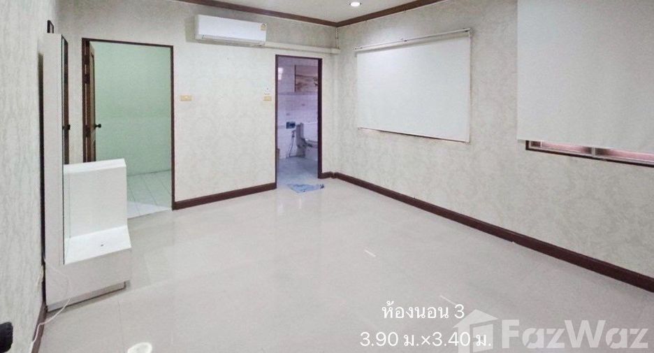 Casa en venta de 4 habitaciones en Yan Nawa, Bangkok