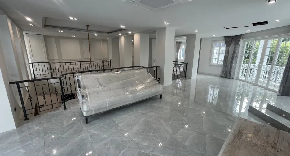 Villa en venta y en alquiler de 7 habitaciones en Mueang Samut Prakan, Samut Prakan