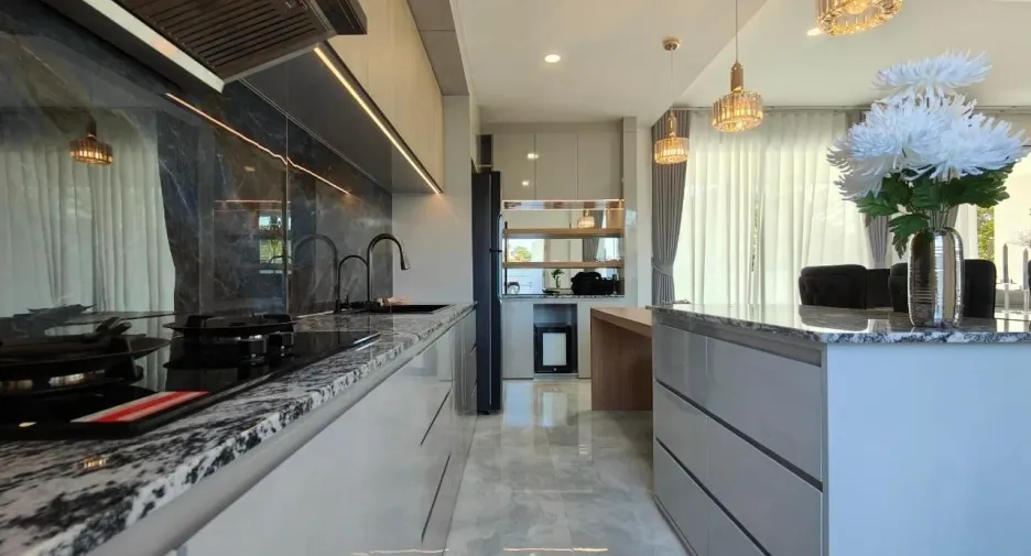 Villa zum Kauf mit 6 Zimmer in San Sai, Chiang Mai