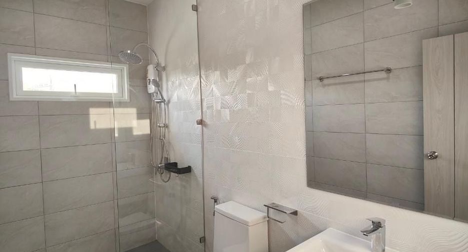 Villa zum Kauf mit 6 Zimmer in San Sai, Chiang Mai