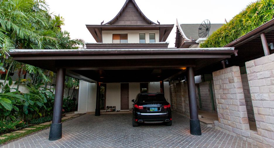 For sale 5 bedrooms villa in Mueang Phuket, Phuket