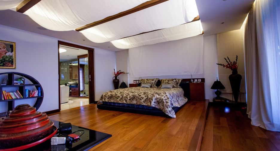 For sale 5 bedrooms villa in Mueang Phuket, Phuket