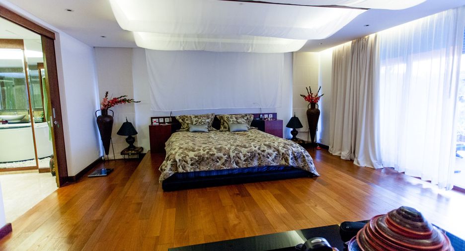 For sale 5 bedrooms villa in Mueang Phuket, Phuket