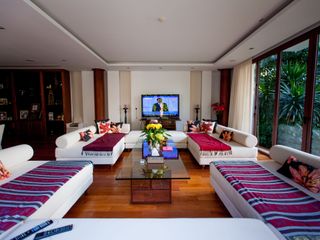 Villa zum Kauf mit 5 Zimmer in Mueang Phuket, Phuket