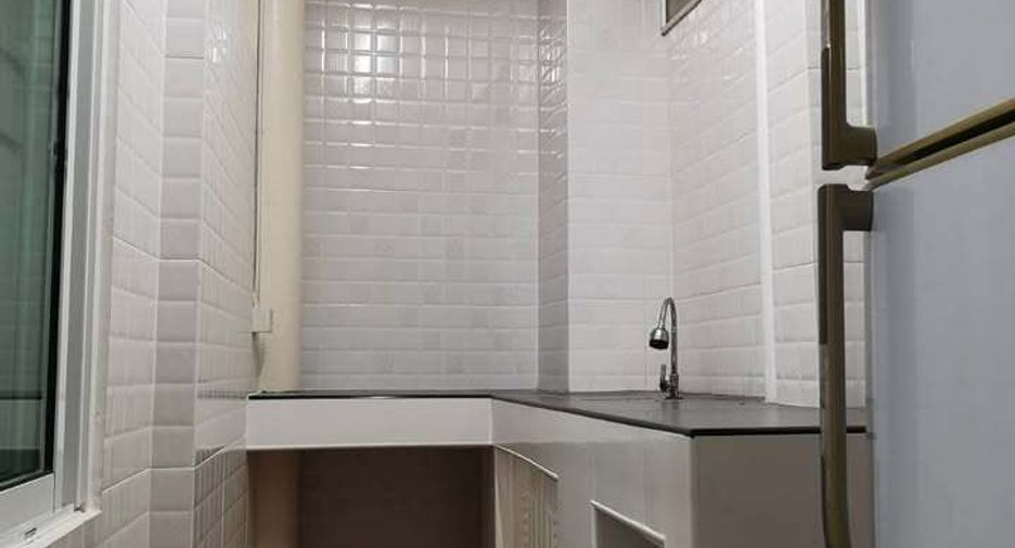 For sale 14 bedrooms townhouse in Bang Na, Bangkok