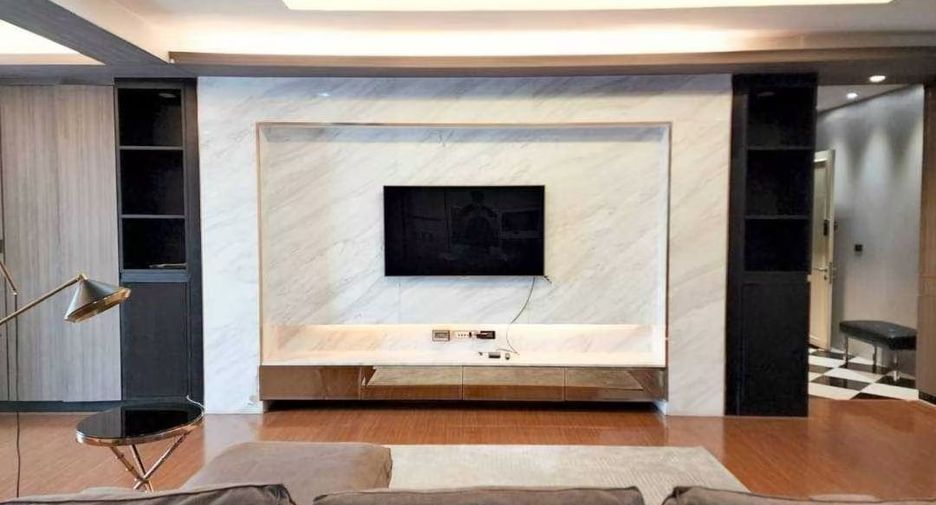 For sale and for rent 3 bedrooms condo in Khlong Toei, Bangkok