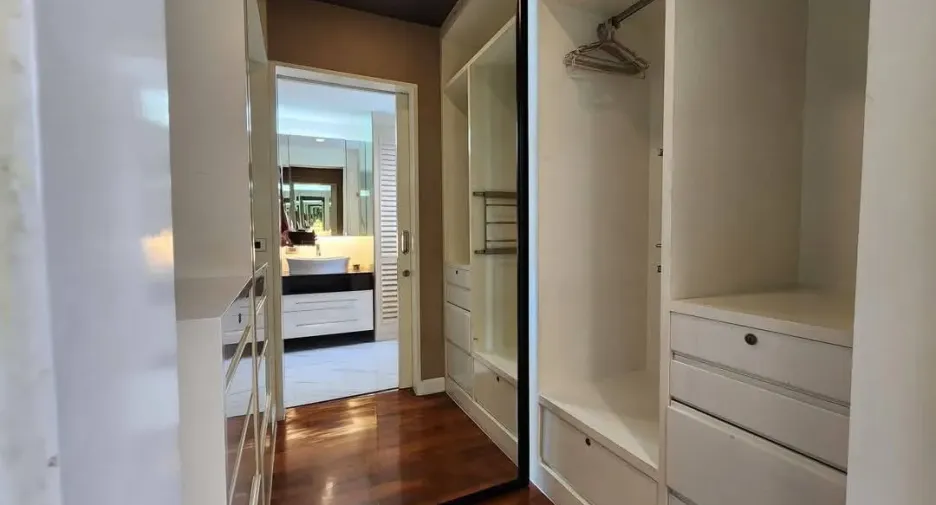 For sale and for rent 3 bedrooms condo in Sathon, Bangkok