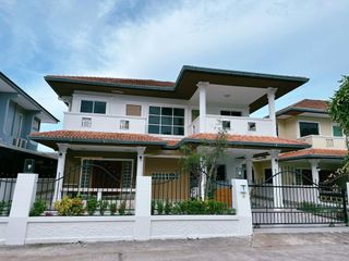 Haus zur Miete mit 4 Zimmer in Bang Lamung, Chonburi