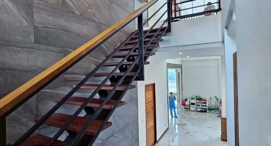 For sale 5 bedrooms house in Mueang Surat Thani, Surat Thani