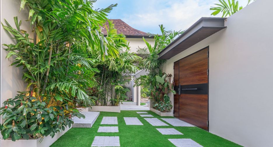 For sale 7 bedrooms villa in Sattahip, Chonburi