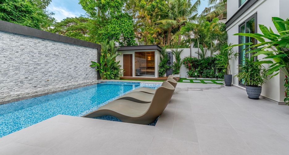 For sale 7 bedrooms villa in Sattahip, Chonburi