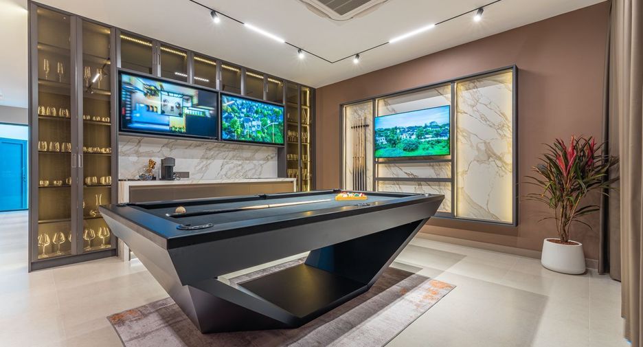 For sale 7 bedrooms villa in Sattahip, Chonburi