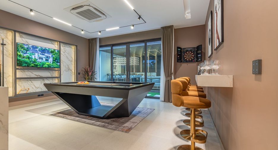 For sale 7 bedrooms villa in Sattahip, Chonburi