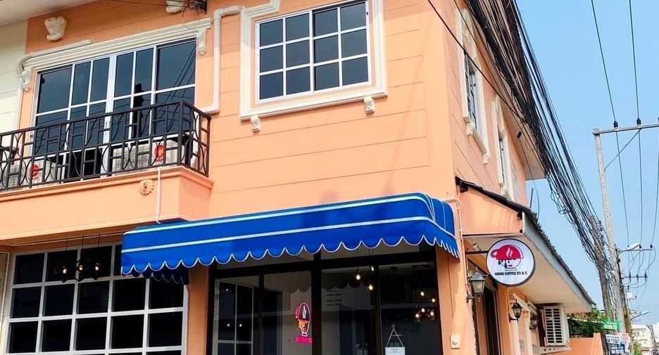 For sale and for rent 3 bedrooms retail Space in Bang Lamung, Chonburi