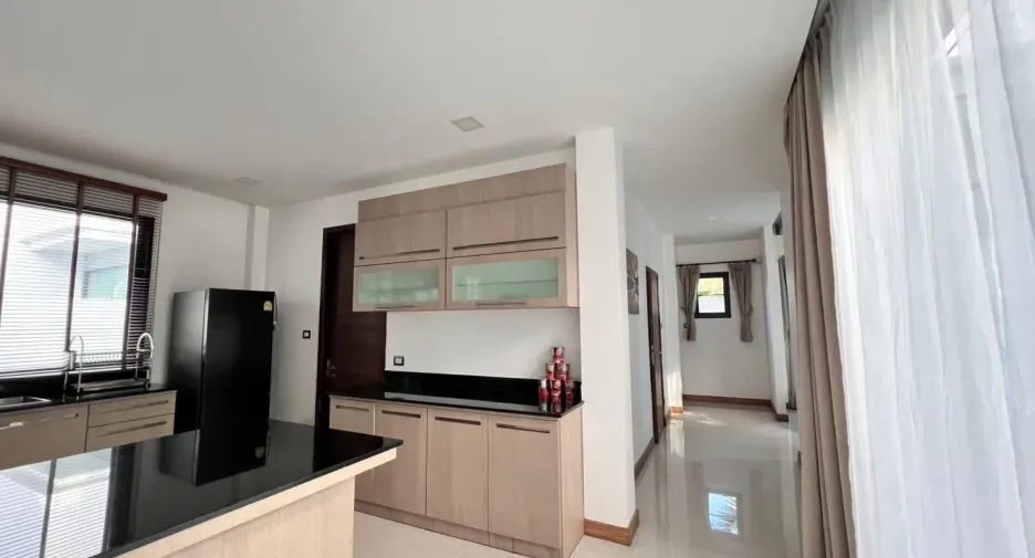 For rent 5 bedrooms villa in Mueang Chiang Mai, Chiang Mai