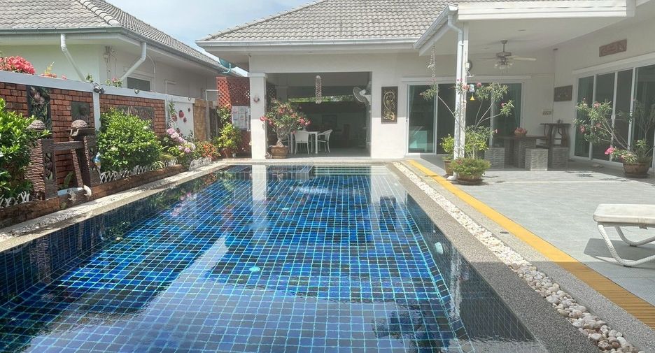 For sale 6 bedrooms villa in Hua Hin, Prachuap Khiri Khan