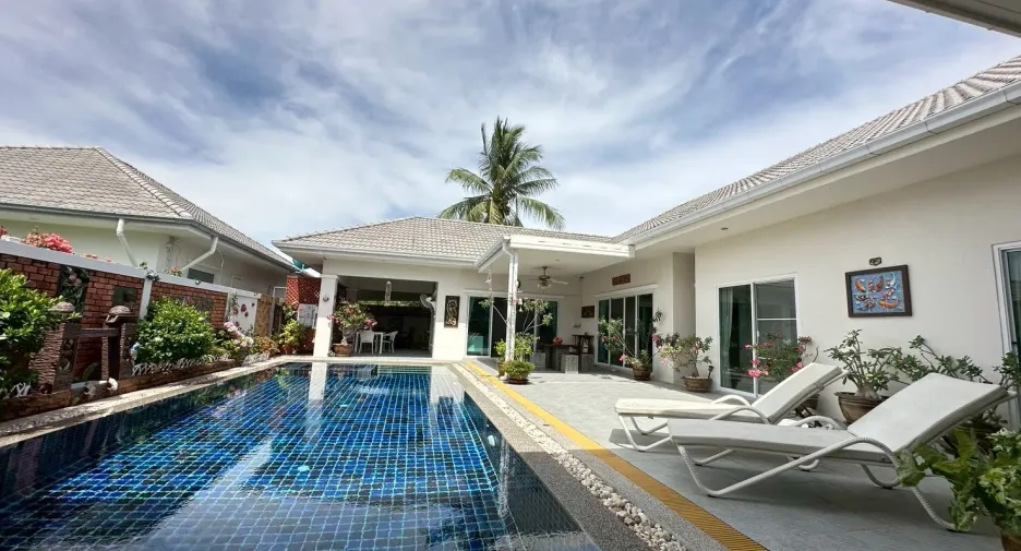 For sale 6 bedrooms villa in Hua Hin, Prachuap Khiri Khan