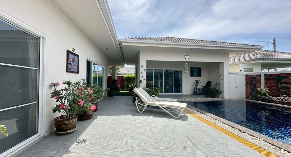 For sale 6 bedrooms villa in Hua Hin, Prachuap Khiri Khan