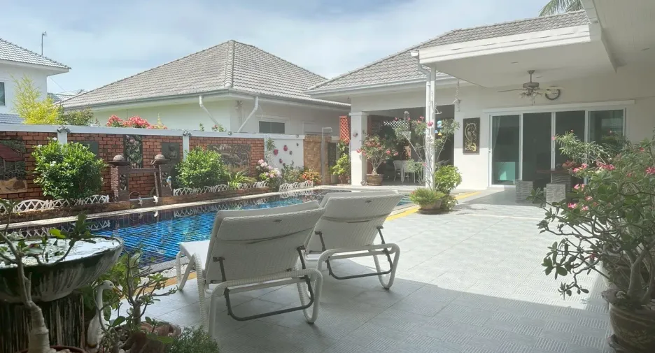 For sale 6 bedrooms villa in Hua Hin, Prachuap Khiri Khan