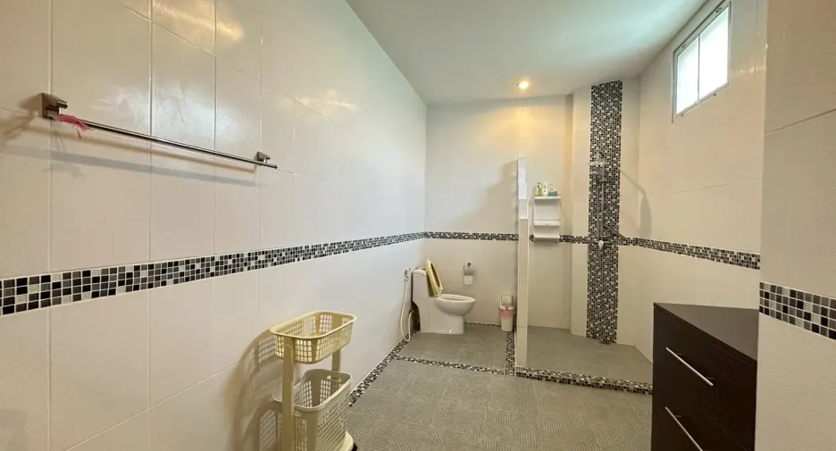 For sale 6 bedrooms villa in Hua Hin, Prachuap Khiri Khan