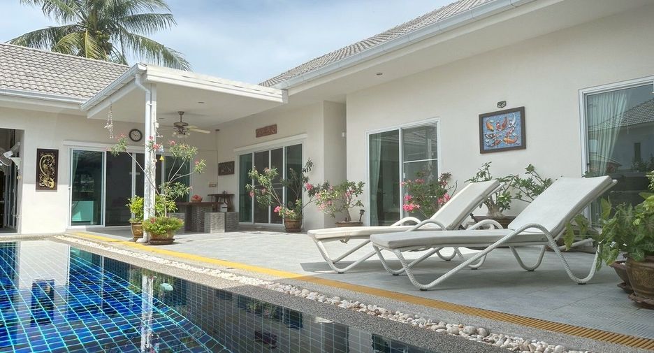 For sale 6 bedrooms villa in Hua Hin, Prachuap Khiri Khan