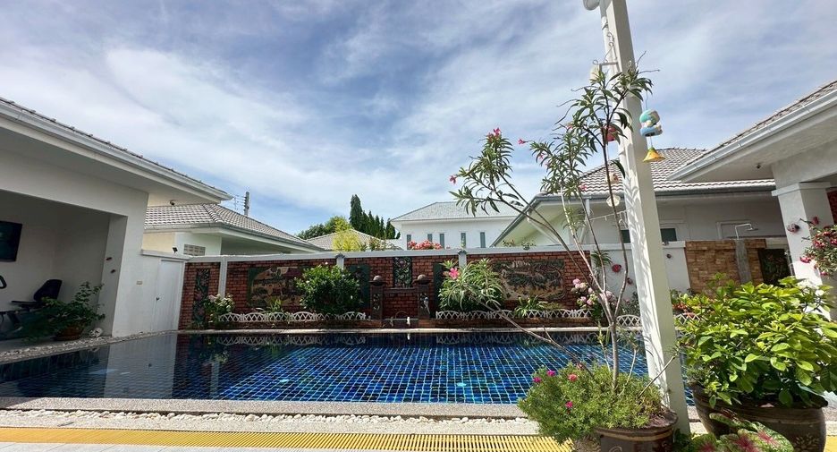 For sale 6 bedrooms villa in Hua Hin, Prachuap Khiri Khan