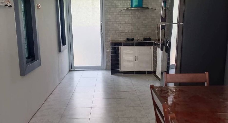 For rent 3 bedrooms house in San Kamphaeng, Chiang Mai