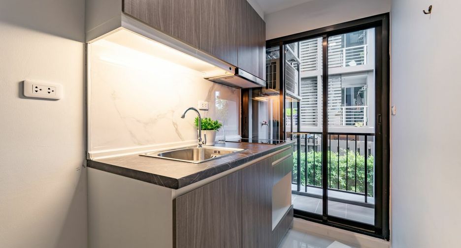 For sale 1 bed condo in Mueang Samut Prakan, Samut Prakan