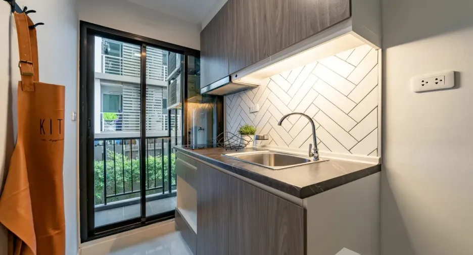 For sale 1 bed condo in Mueang Samut Prakan, Samut Prakan